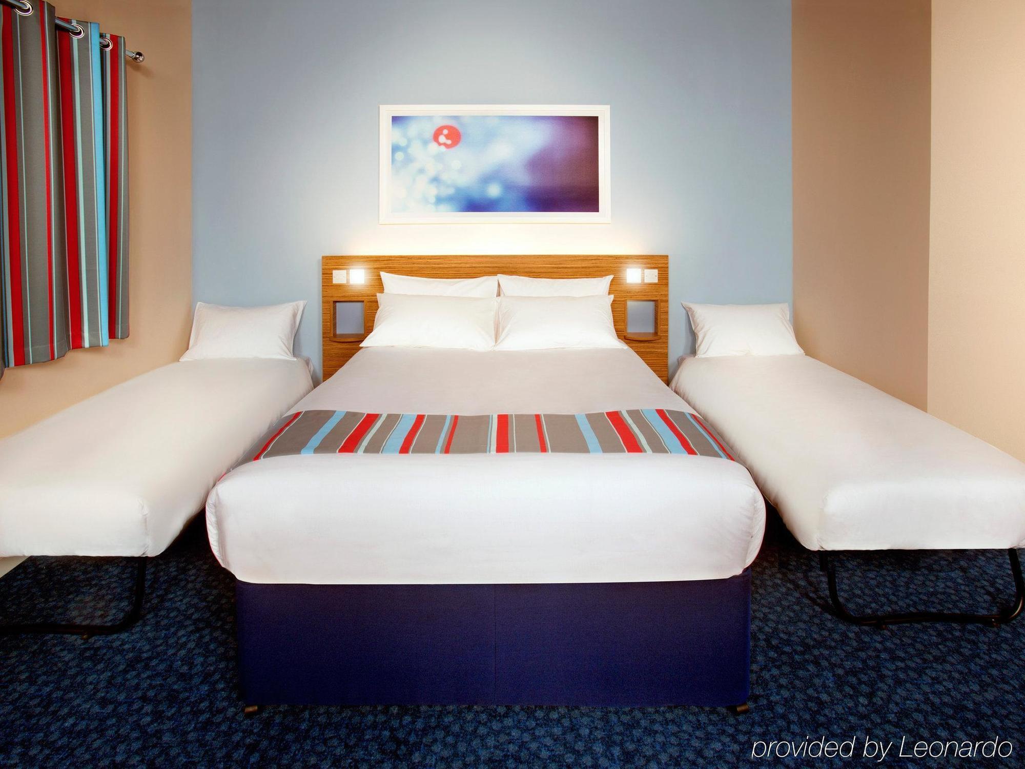Travelodge London Stratford Hotel Exterior foto