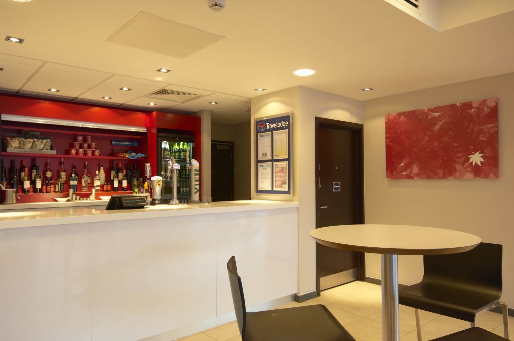 Travelodge London Stratford Hotel Exterior foto