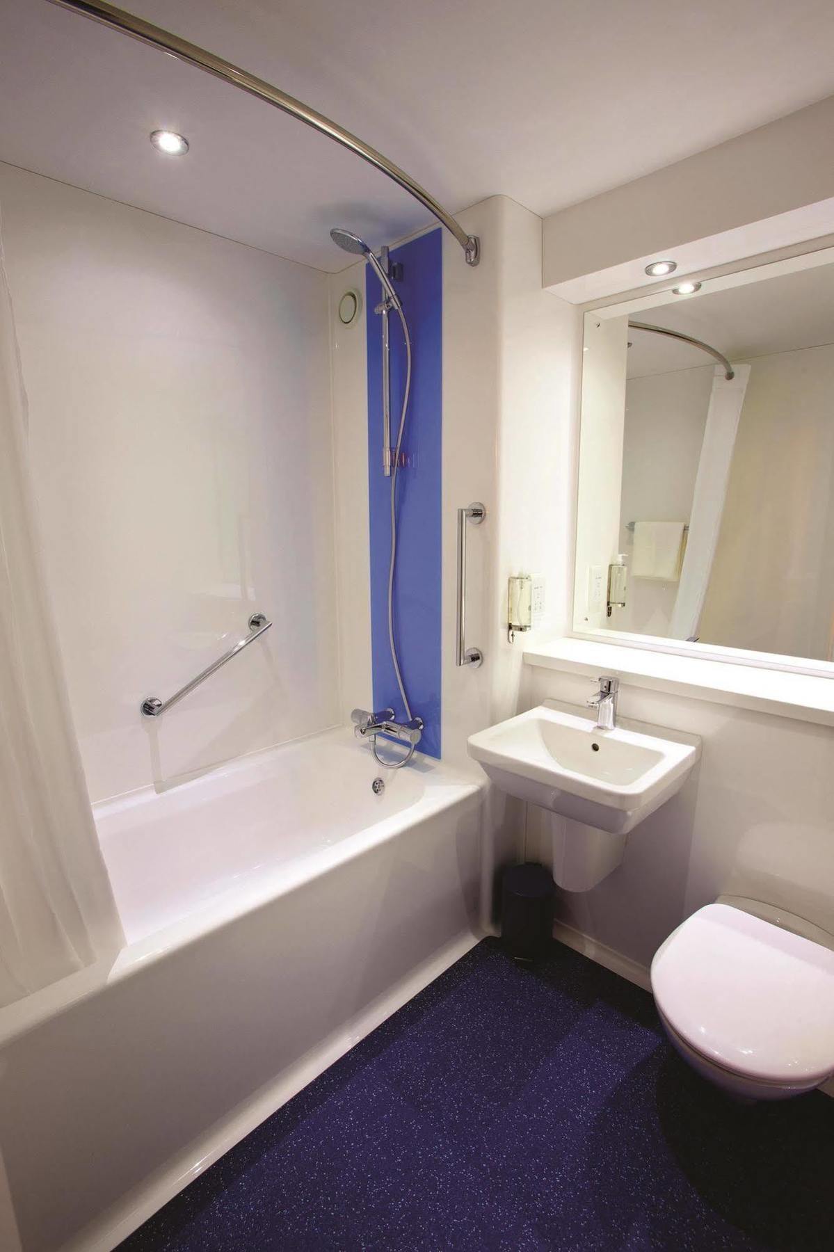 Travelodge London Stratford Hotel Exterior foto
